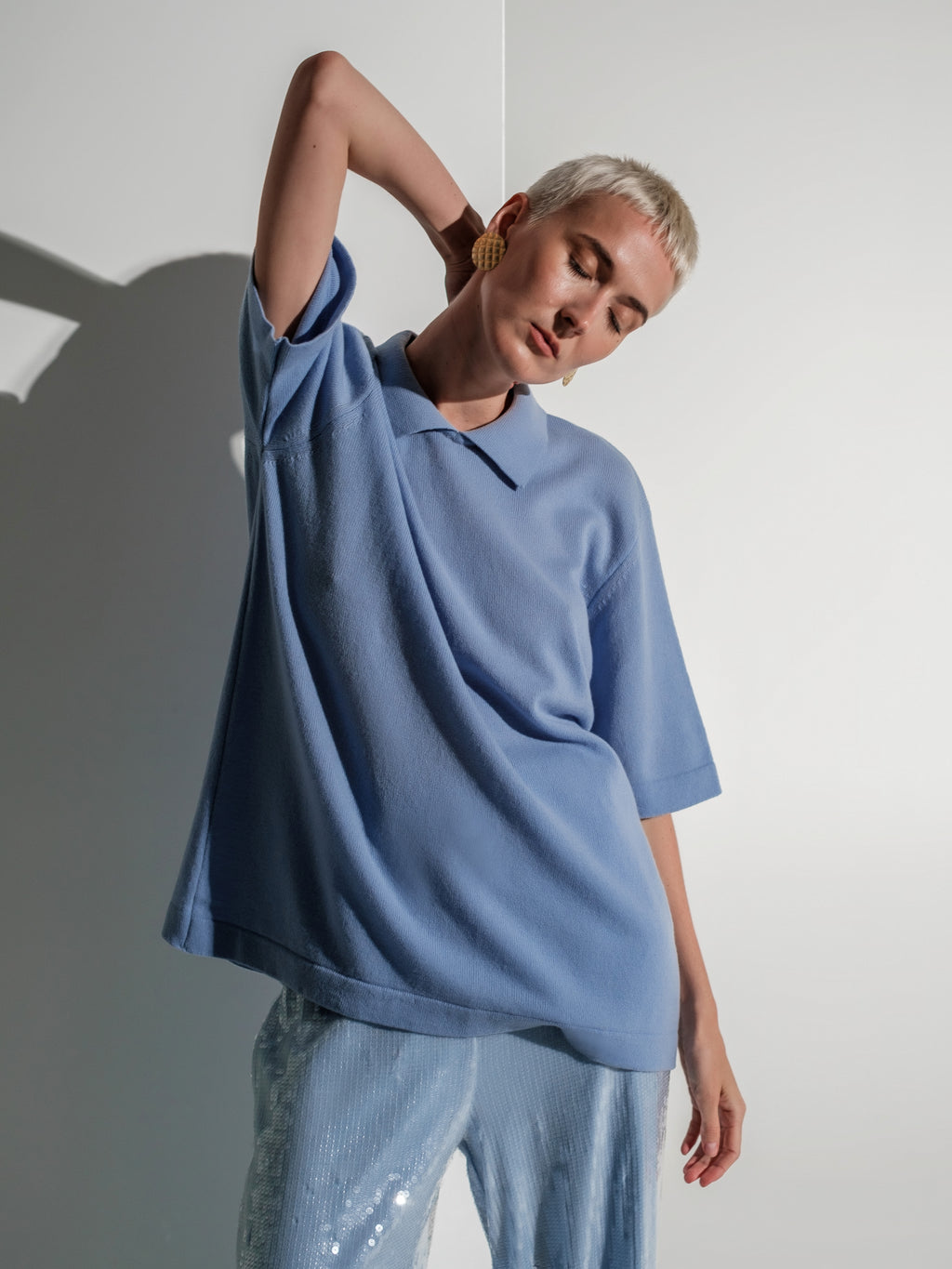 Blue seamless knitted top – pure new wool